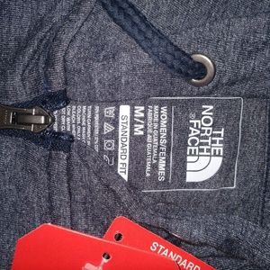 The North Face Tops - Nwt North Face Woman's S,M or large light full zip The North Face Tops - Nwt North Face Woman's S,M or large light full zip